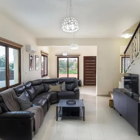 Vilă Tremithousa Villa *