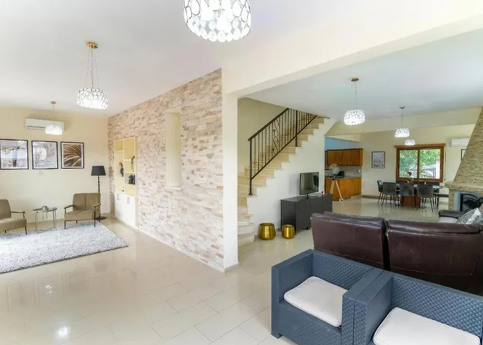 Tremithousa Villa Vilă