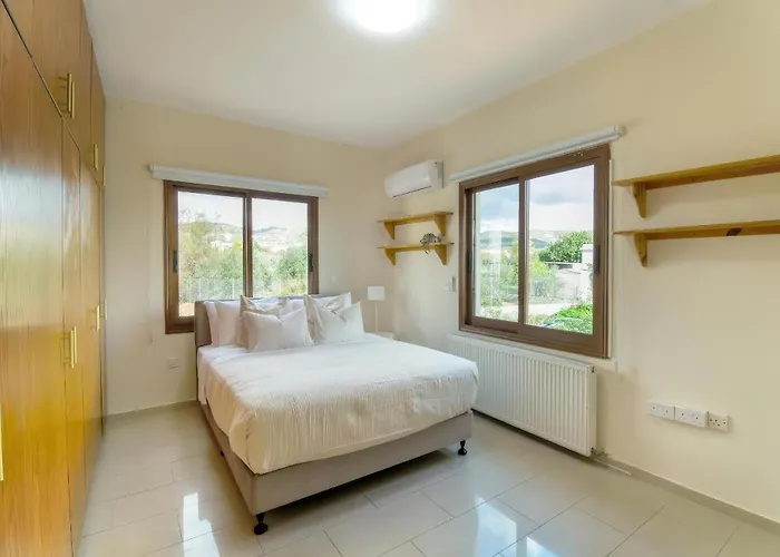 Vilă Tremithousa Villa