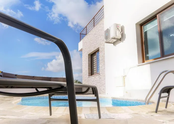 ヴィラ Tremithousa Villa *