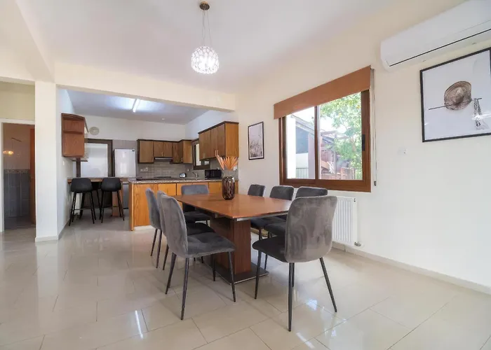 ヴィラ Tremithousa Villa