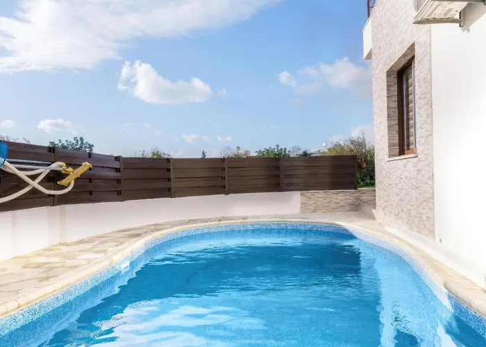 ヴィラ Tremithousa Villa *